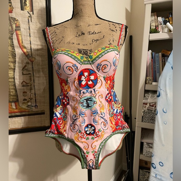 Italian inspired one piece swimsuit size S-M - Picture 4 of 10